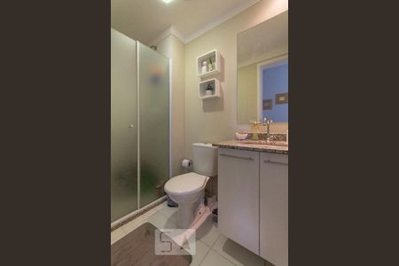 Banheiro de apartamento para alugar com 2 quartos, 50m² em Parque Reboucas, São Paulo