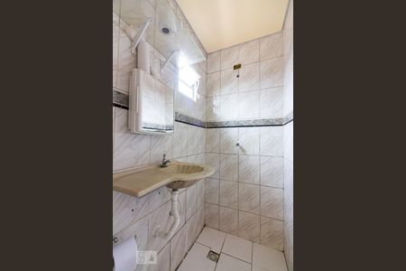 Banheiro de casa para alugar com 1 quarto, 50m² em Jardim Centenário, São Paulo