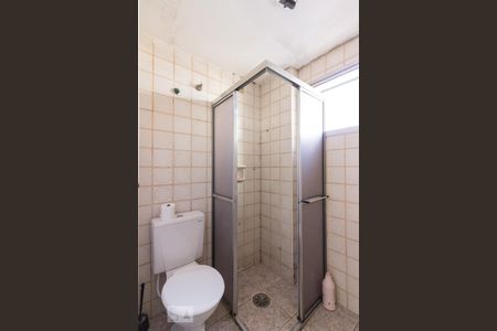 Banheiro de apartamento à venda com 2 quartos, 52m² em Vila Marina, São Paulo