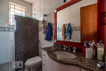 Casa à venda com 280m², 5 quartos e 3 vagasBanheiro