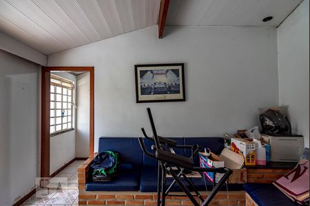 Casa à venda com 280m², 5 quartos e 3 vagasCasa de Fundos