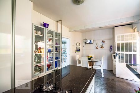 Casa à venda com 280m², 5 quartos e 3 vagasCozinha