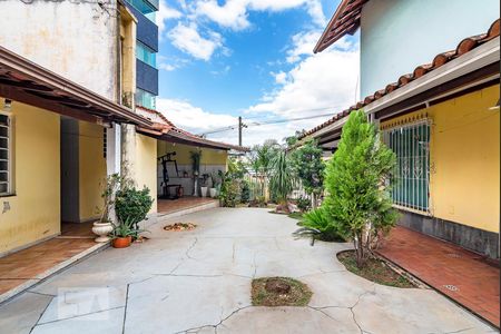 Casa à venda com 280m², 5 quartos e 3 vagasQuintal