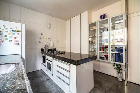 Casa à venda com 280m², 5 quartos e 3 vagasCozinha