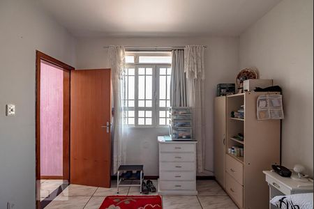 Casa à venda com 280m², 5 quartos e 3 vagasQuarto 2