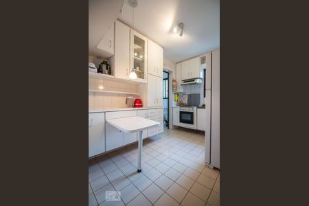 Apartamento à venda com 120m², 3 quartos e 2 vagas Apartamento à venda com 120m², 3 quartos e 2 vagasCozinha