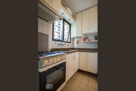 Apartamento à venda com 120m², 3 quartos e 2 vagas Apartamento à venda com 120m², 3 quartos e 2 vagasCozinha