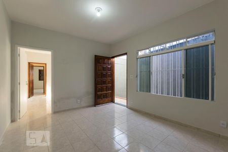 Sala de casa para alugar com 3 quartos, 140m² em Vila Santo Estéfano, São Paulo