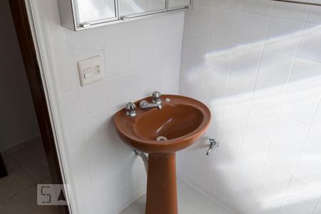 Banheiro (Pia) de casa para alugar com 3 quartos, 140m² em Vila Santo Estéfano, São Paulo