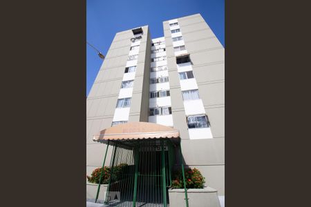 Apartamento para alugar com 74m², 3 quartos e 1 vaga Apartamento para alugar com 74m², 3 quartos e 1 vagaFachada