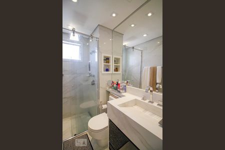 Apartamento à venda com 76m², 2 quartos e 2 vagasBanheiro da Suíte