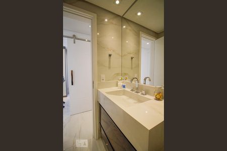 Apartamento à venda com 76m², 2 quartos e 2 vagasBanheiro