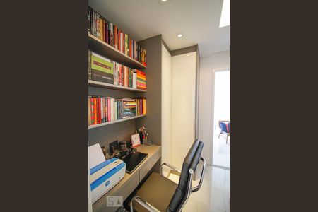 Apartamento à venda com 76m², 2 quartos e 2 vagasQuarto Reversível