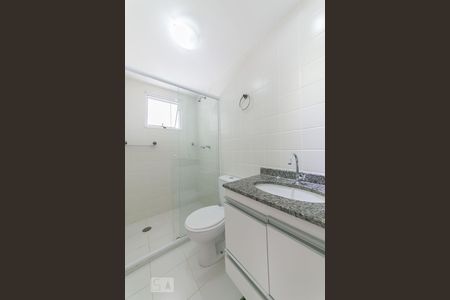 Banheiro de apartamento à venda com 3 quartos, 62m² em Jardim Ipaussurama, Campinas