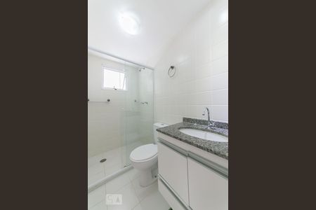 Banheiro de apartamento para alugar com 3 quartos, 62m² em Jardim Ipaussurama, Campinas