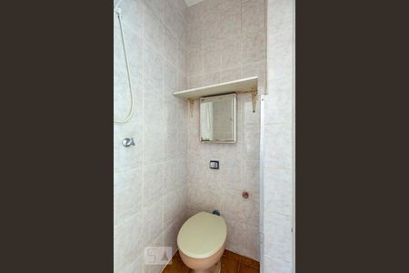 Apartamento para alugar com 80m², 2 quartos e sem vaga Apartamento para alugar com 80m², 2 quartos e sem vagaBanheiro de Serviço