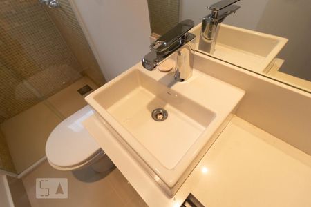Apartamento à venda com 130m², 3 quartos e 1 vaga Apartamento à venda com 130m², 3 quartos e 1 vagaBanheiro Social