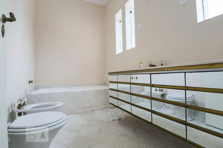 Casa à venda com 369m², 3 quartos e 2 vagasBanheiro 2