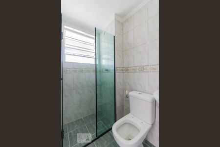Banheiro de apartamento à venda com 2 quartos, 45m² em Portal dos Gramados, Guarulhos