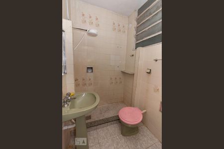 Banheiro de apartamento para alugar com 2 quartos, 70m² em Todos Os Santos, Rio de Janeiro