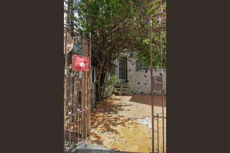 Garagem de casa para alugar com 2 quartos, 140m² em Vila Ipojuca, São Paulo