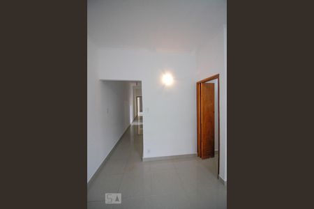 Sala de casa para alugar com 2 quartos, 140m² em Vila Ipojuca, São Paulo