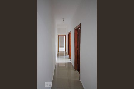 Corredor de casa para alugar com 2 quartos, 140m² em Vila Ipojuca, São Paulo