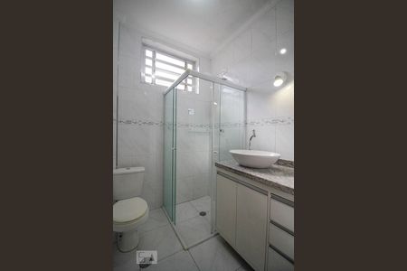 Casa para alugar com 140m², 2 quartos e 1 vaga Casa para alugar com 140m², 2 quartos e 1 vagaBanheiro