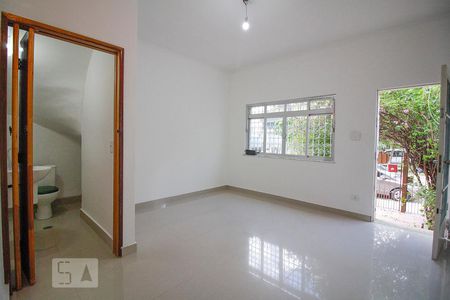 Sala de casa para alugar com 2 quartos, 140m² em Vila Ipojuca, São Paulo