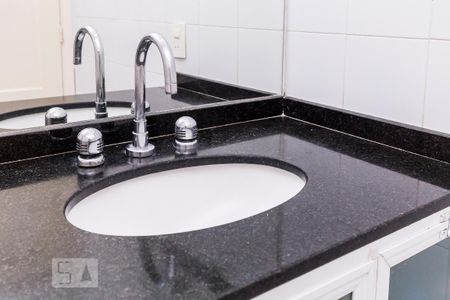Banheiro de apartamento para alugar com 2 quartos, 81m² em Laranjeiras, Rio de Janeiro