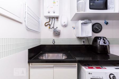 Área de Serviço de apartamento para alugar com 2 quartos, 81m² em Laranjeiras, Rio de Janeiro