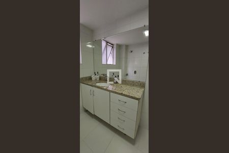Apartamento para alugar com 140m², 3 quartos e 1 vaga