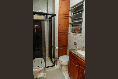 Banheiro de apartamento para alugar com 1 quarto, 46m² em Pilares, Rio de Janeiro