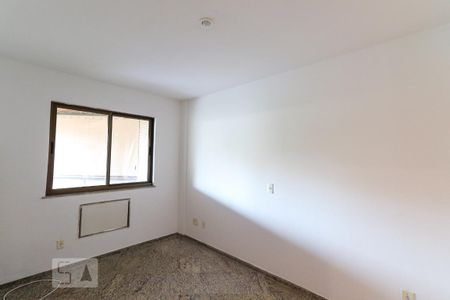 Suíte de apartamento para alugar com 3 quartos, 110m² em Recreio dos Bandeirantes, Rio de Janeiro