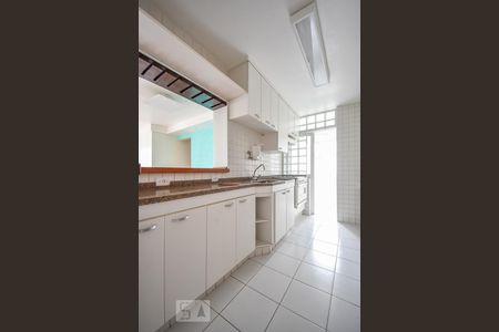 Apartamento para alugar com 69m², 2 quartos e 2 vagasCozinha