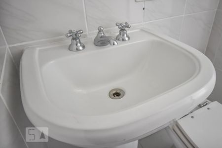 Apartamento para alugar com 69m², 2 quartos e 2 vagasBanheiro