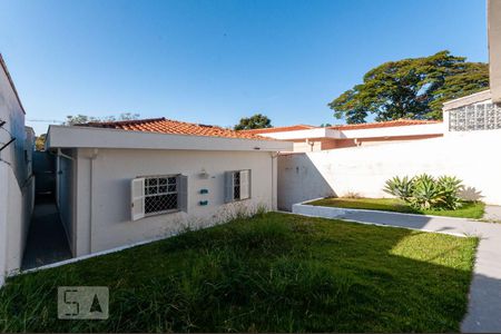Casa à venda com 169m², 3 quartos e 2 vagas Casa à venda com 169m², 3 quartos e 2 vagasQuintal