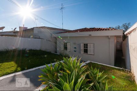 Casa à venda com 169m², 3 quartos e 2 vagas Casa à venda com 169m², 3 quartos e 2 vagasQuintal