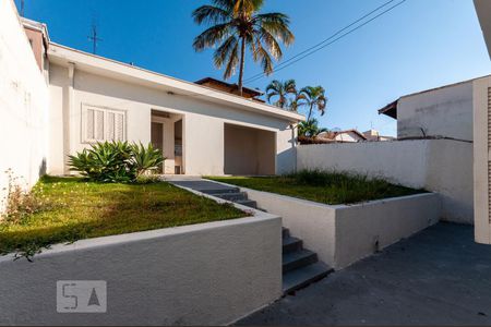 Casa à venda com 169m², 3 quartos e 2 vagas Casa à venda com 169m², 3 quartos e 2 vagasQuintal