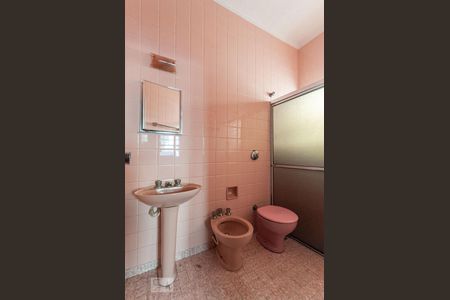 Casa à venda com 169m², 3 quartos e 2 vagas Casa à venda com 169m², 3 quartos e 2 vagasBanheiro do Quarto 3 - Suíte