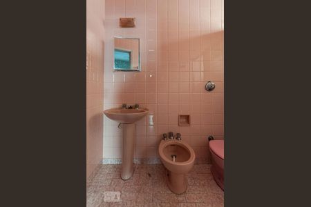 Casa à venda com 169m², 3 quartos e 2 vagas Casa à venda com 169m², 3 quartos e 2 vagasBanheiro do Quarto 3 - Suíte