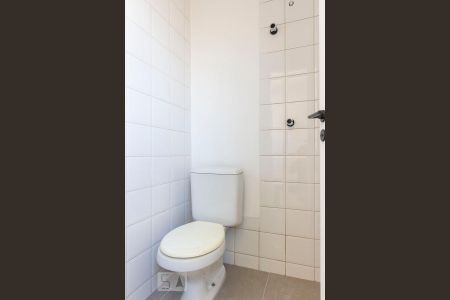 Banheiro de Serviço de apartamento para alugar com 2 quartos, 69m² em Vila Mascote, São Paulo