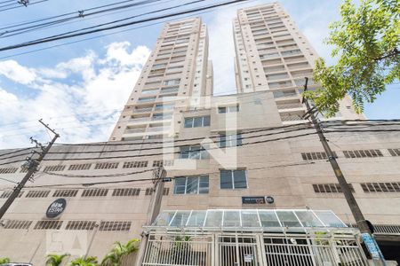 Apartamento para alugar com 56m², 2 quartos e 1 vaga Apartamento para alugar com 56m², 2 quartos e 1 vagaFachada