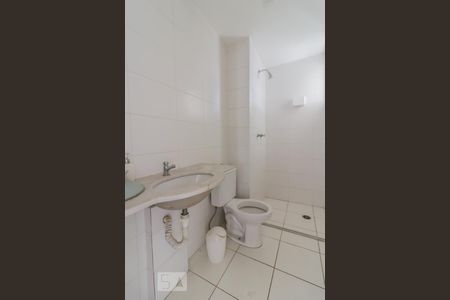 Banheiro de apartamento para alugar com 2 quartos, 56m² em Jardim Rosa de Franca, Guarulhos
