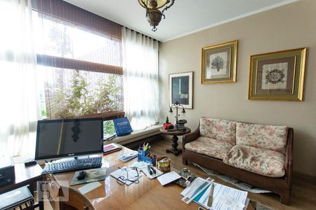 Casa de condomínio à venda com 540m², 3 quartos e 6 vagas Casa de condomínio à venda com 540m², 3 quartos e 6 vagasEscritorio