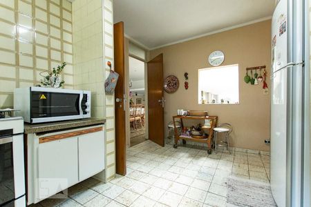 Casa de condomínio à venda com 540m², 3 quartos e 6 vagas Casa de condomínio à venda com 540m², 3 quartos e 6 vagasCozinha