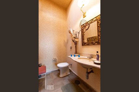 Casa de condomínio à venda com 540m², 3 quartos e 6 vagas Casa de condomínio à venda com 540m², 3 quartos e 6 vagasLavabo