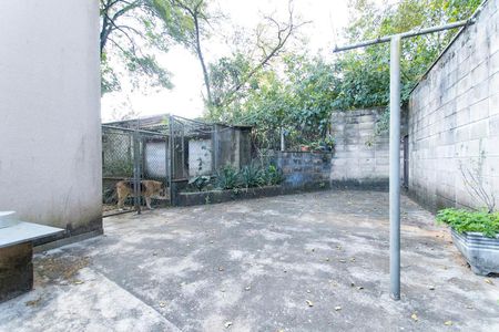 Casa de condomínio à venda com 540m², 3 quartos e 6 vagas Casa de condomínio à venda com 540m², 3 quartos e 6 vagasArea de Serviço - Externa - Canil
