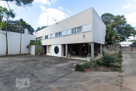 Casa de condomínio à venda com 540m², 3 quartos e 6 vagas Casa de condomínio à venda com 540m², 3 quartos e 6 vagasVista Fundos - Externa
