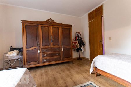 Casa de condomínio à venda com 540m², 3 quartos e 6 vagas Casa de condomínio à venda com 540m², 3 quartos e 6 vagasQuarto 2 - Piso Superior